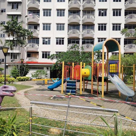 Beach View Private Apartment Port Dickson Ngoại thất bức ảnh